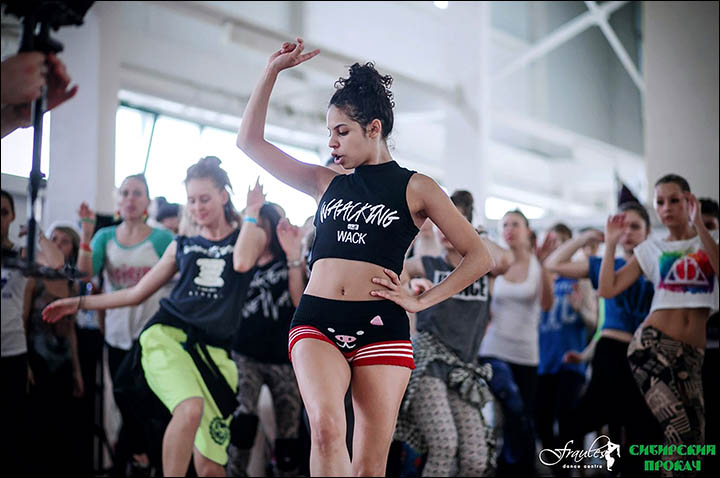 Beyonce's choreographer Danielle Polanco checks out Siberia's twerking sensations