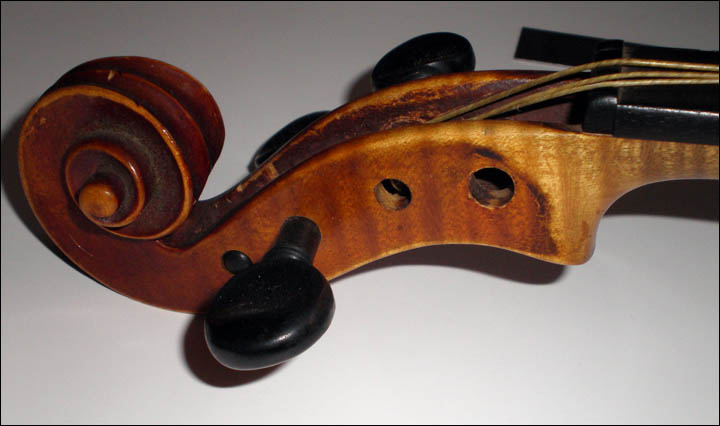 'Stradivarius violin' revealed in Siberia
