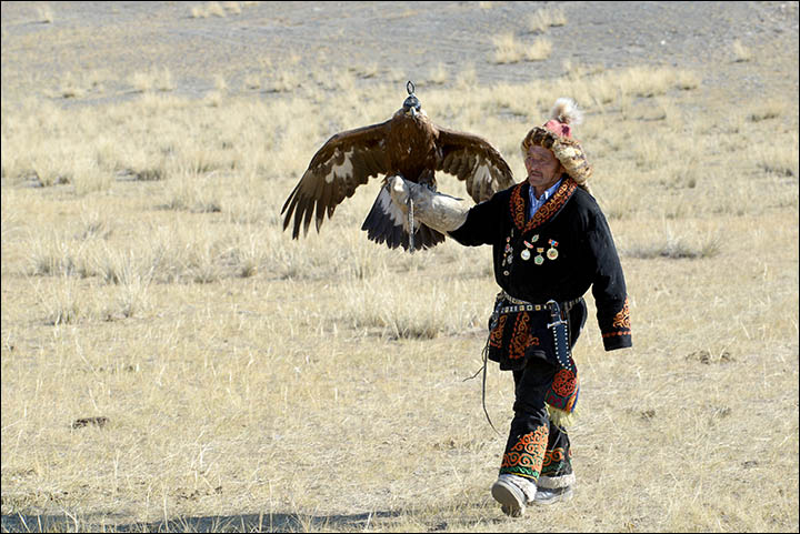 A dying form of hunting with eagles dating back to prehistoric times could be resurrected in Siberia, despite opposition from conservationists