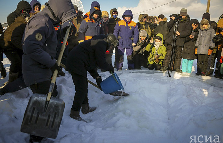 Oleg being buried