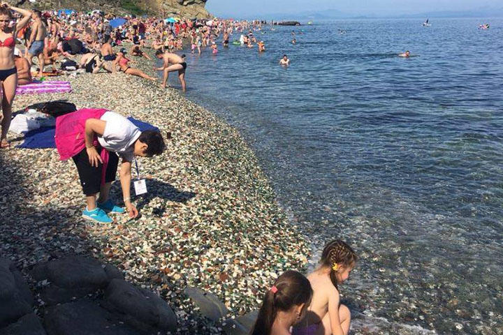 Chinese tourists caught stealing jewels from one of world’s most unusual beaches