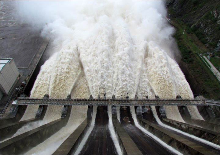 the Zeyskaya hydropower plant
