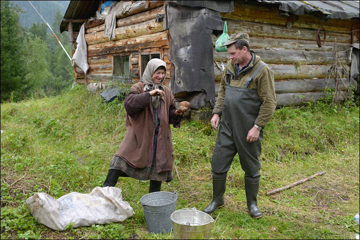 Agafya Lykova, pictures by Igor Shpilenok