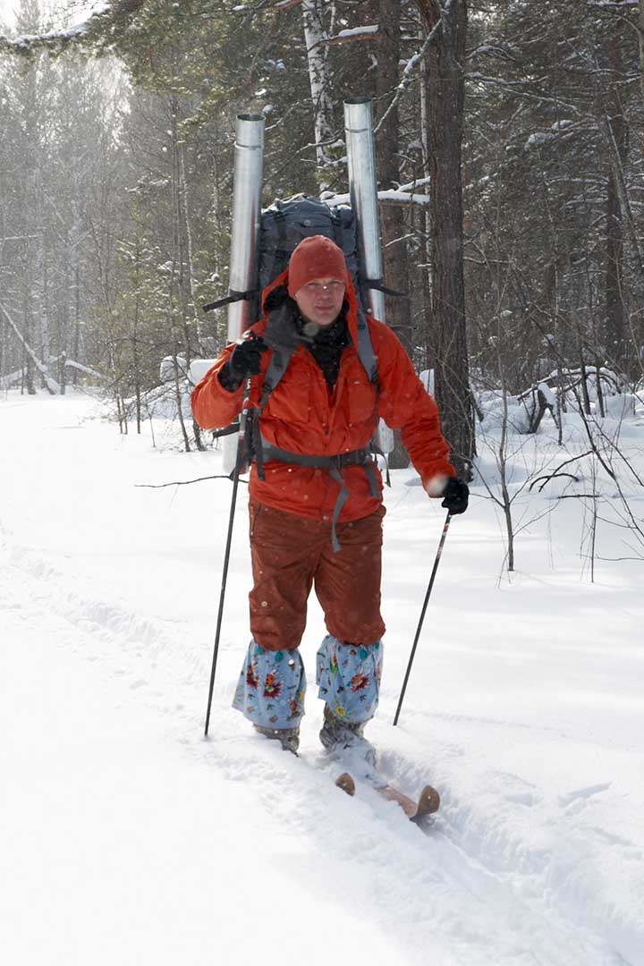 Two female university students survive as avalanche kills seven climbers in Altai Mountains 