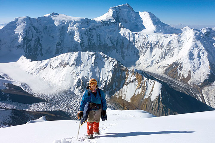 Two female university students survive as avalanche kills seven climbers in Altai Mountains 