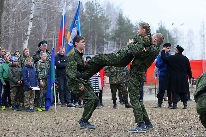 Teaching Cossack traditions to today's children