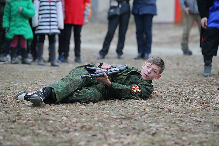 Teaching Cossack traditions to today's children