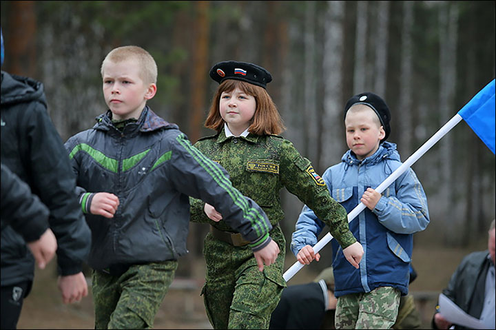 Teaching Cossack traditions to today's children