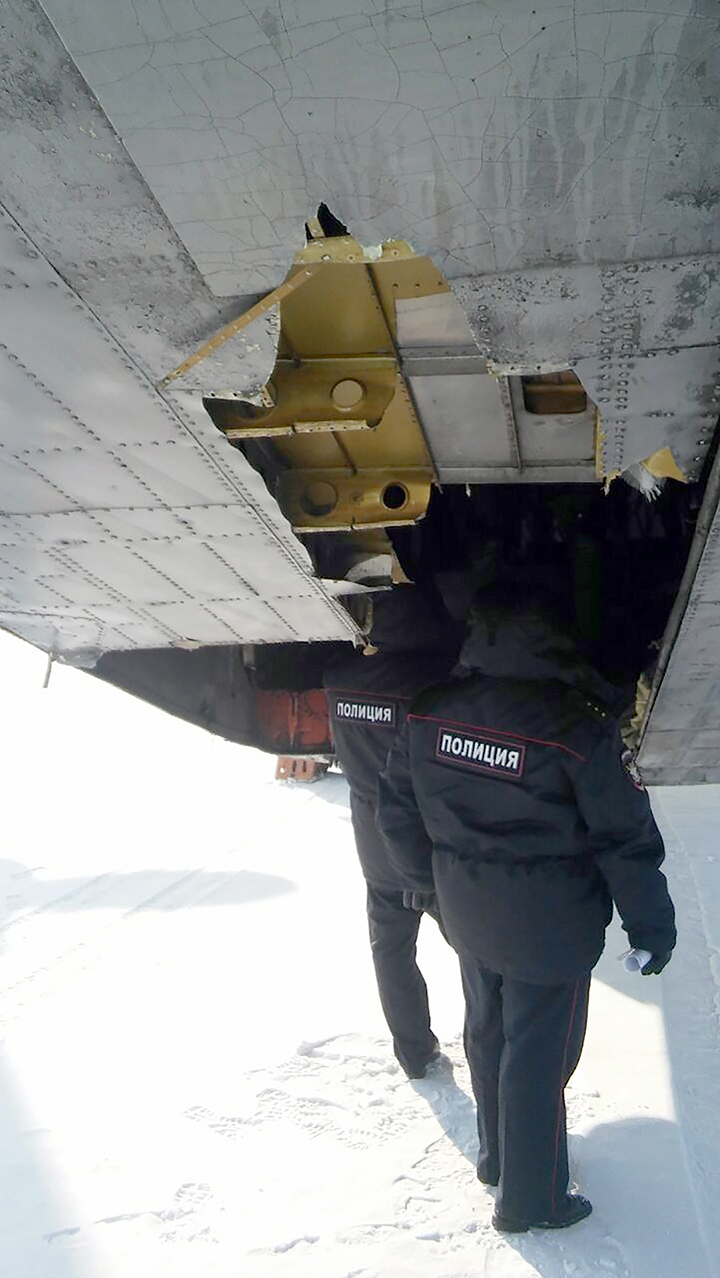 Plane loses its $368 million cargo of gold, platinum and diamonds on takeoff