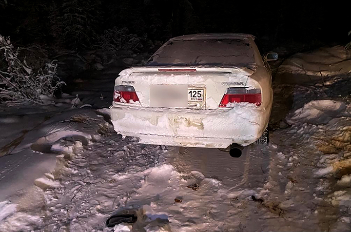 Tragedy in Yakutia as man, 18, freezes to death inside broken-down car on Road of Bones at -50C