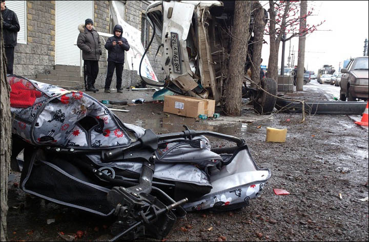 Horrendous car crash Krasnoyarsk