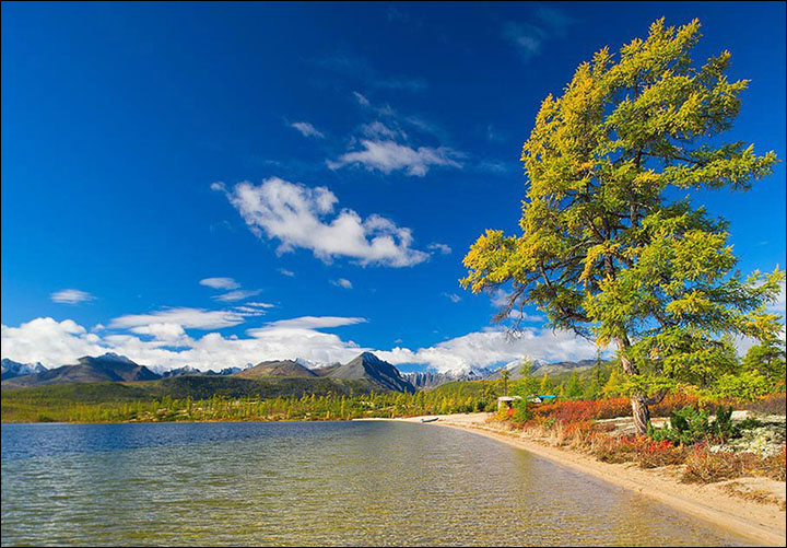 Call of the wild - the beauty of Jack London Lake in eastern Russia 