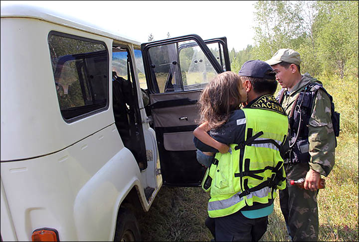 Girl lost for 12 days in Siberian wilderness looks forward to Xmas with dog that saved her