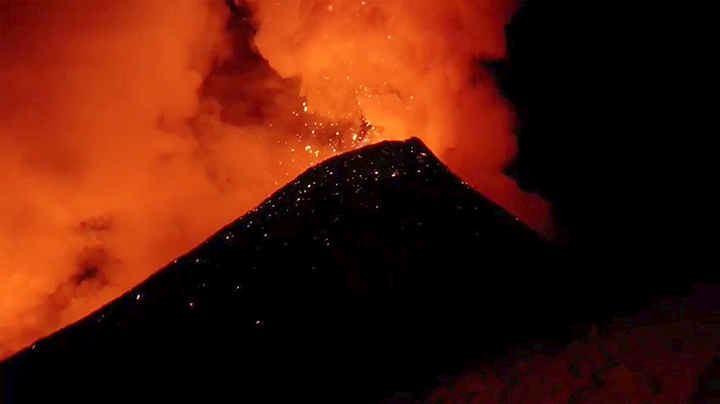 Spectacular footage records the formation of new second cone on highest active volcano in Eurasia