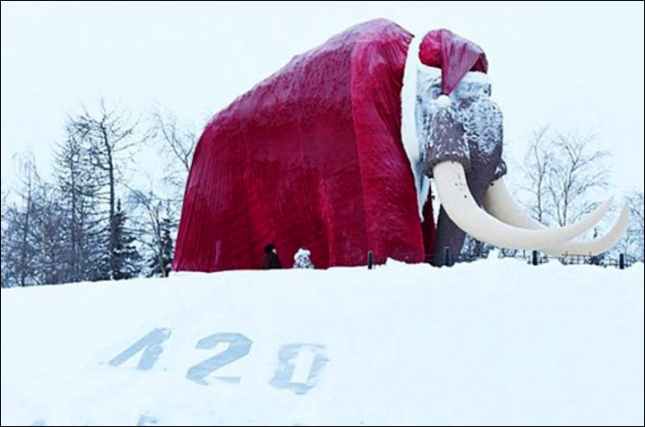 Mammoth Santa