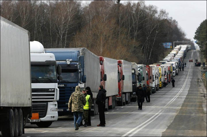 Lorry drivers protest against Platon