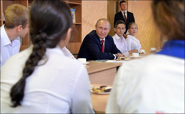 Putin visits school