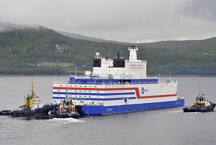 Akademik Lomonosov departed from Murmansk