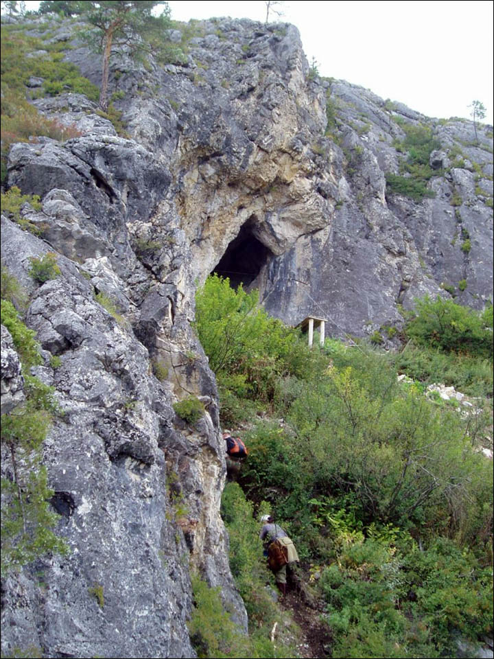 Fresh discoveries of ancient man's bone in Altai Mountains cave