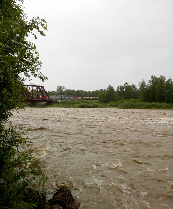 Water comes closer to Trans-Siberian railway