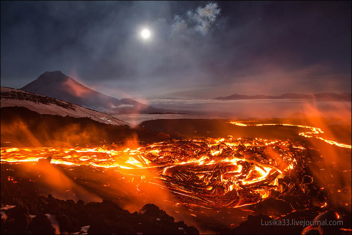 Tolbachik volcano explosion April 2013