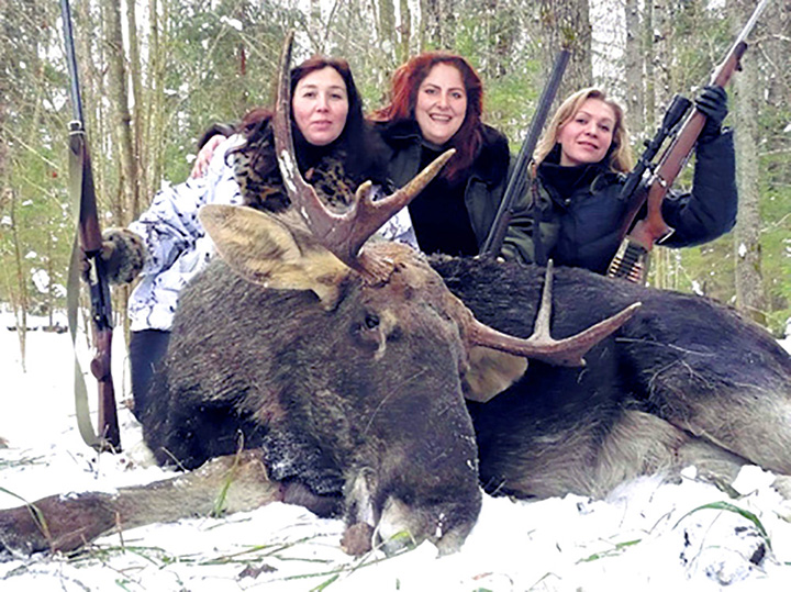 Hunters around Russia rally against proposed  ban on bear baiting