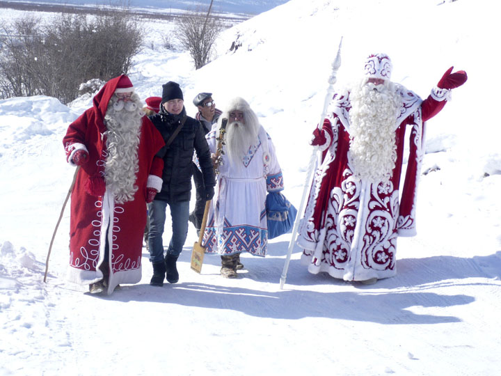 Fathers Frost, Yamal Iri and Santa go to Chyskhaan 