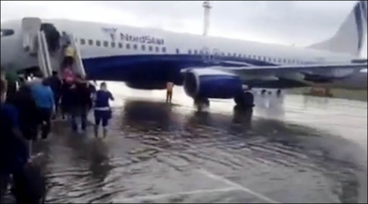 Flood in Krasnoyarsk airport