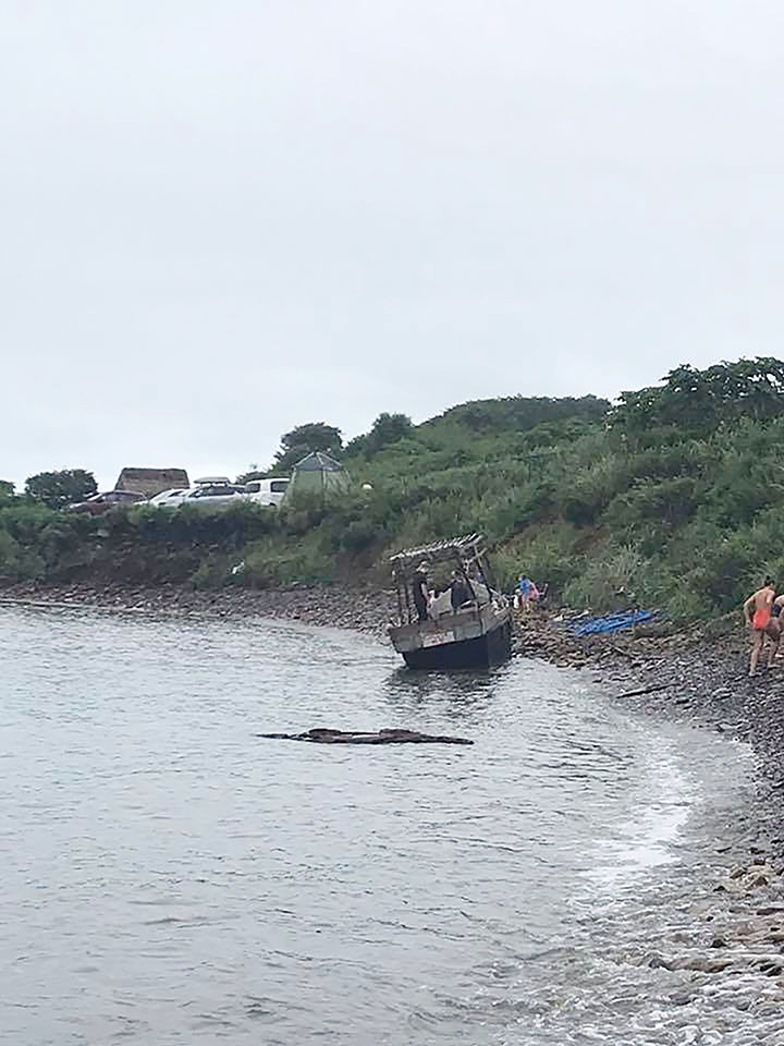 Boat near Russky island found on August 25