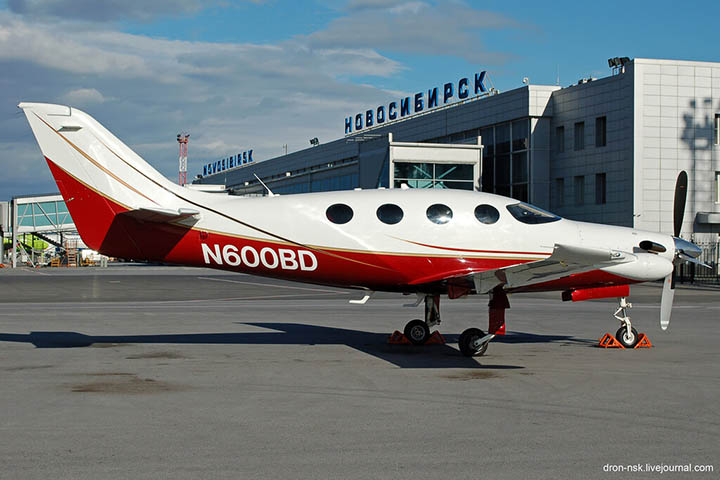 Filev's Epic plane pictured in Novosibirsk