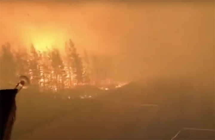 Kolyma highway in Yakutia, also known as the Road of Bones, is on fire and temporarily shut 