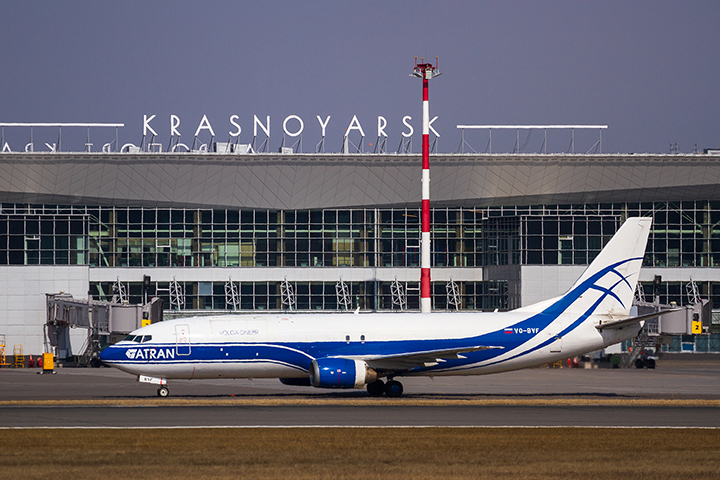 Ural Airlines plane loses evacuation slide and door hatch on take off in Krasnoyarsk airport 