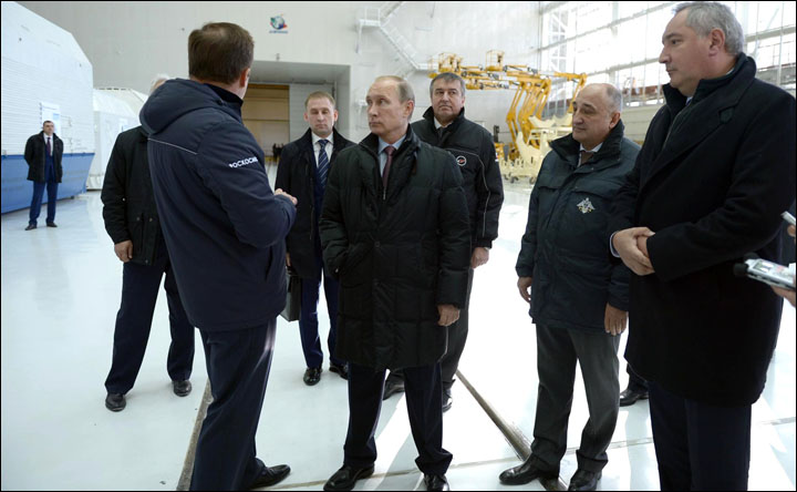 Putin visits Vostochny