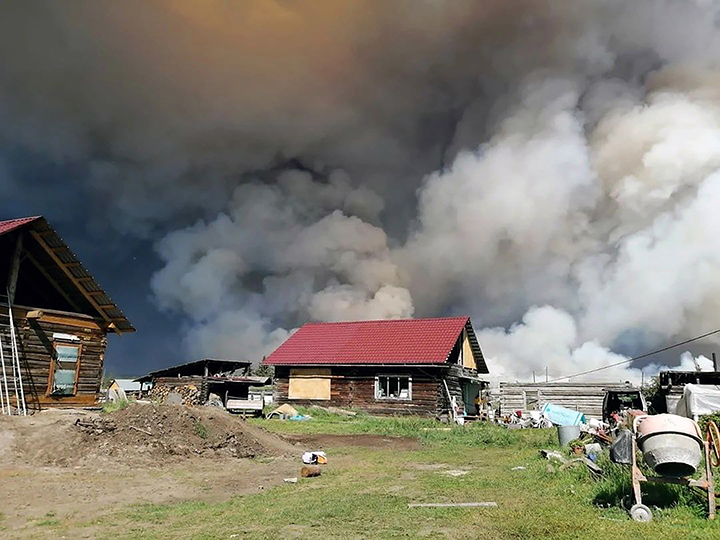 Apocalypse in Yakutia, Russia’s coldest region, as noxious smog from wildfires blocks sun 