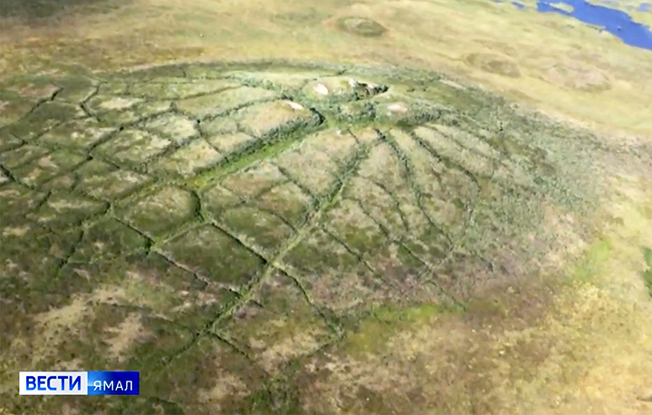 Giant new 50-metre deep crater opens up after explosion in Arctic tundra 