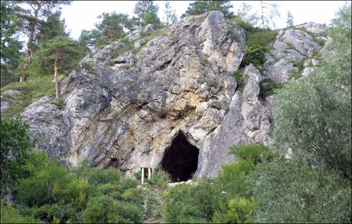 Strashnaya Cave