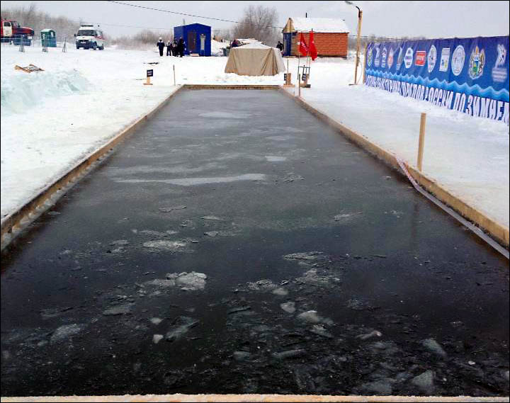 Ice swimming Tyumen